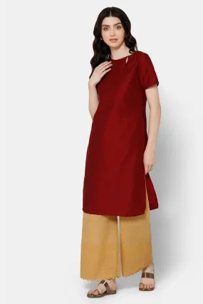 Mythri Women's Boat Neck Straight Kurta with Keyhole Opening Short Sleeves  - Red - KU57